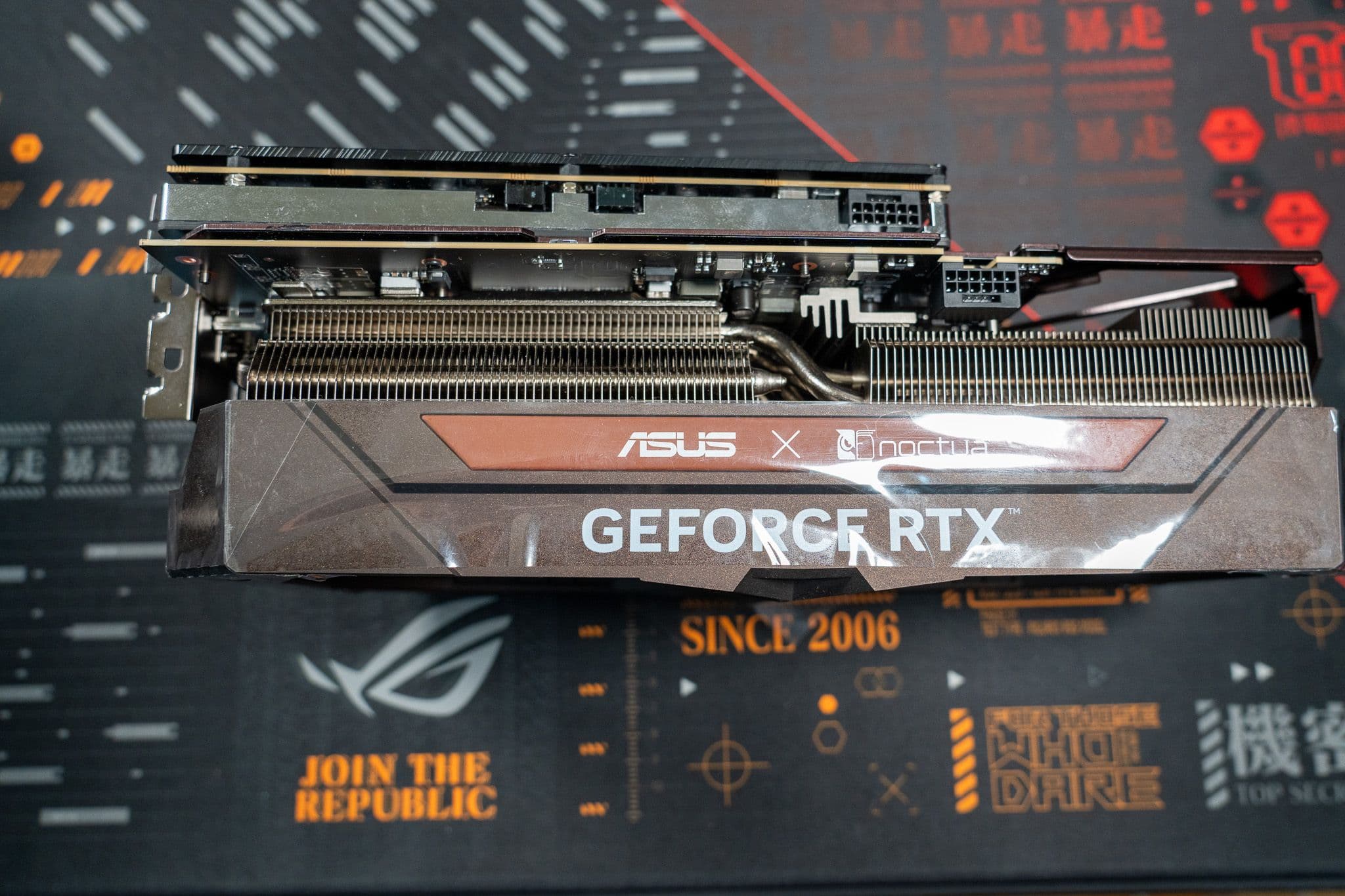 [心得] 全球首發！RTX4090(?) 24G Noctua開箱 圖片 16