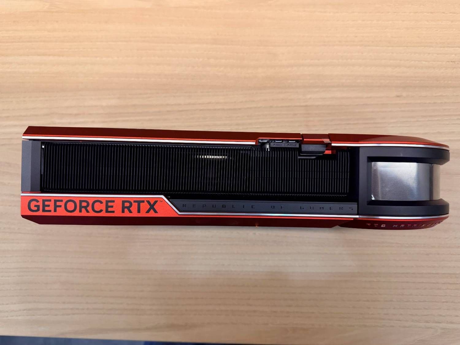 [開箱] ROG Matrix Platinum GeForce RTX 5090 圖片 14