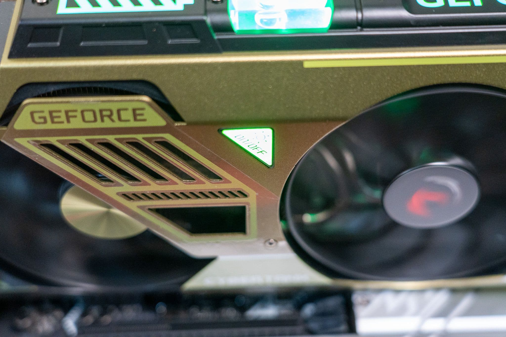 [開箱] PNY XLR8 GeForce RTX4090 UPRISING 圖片 17