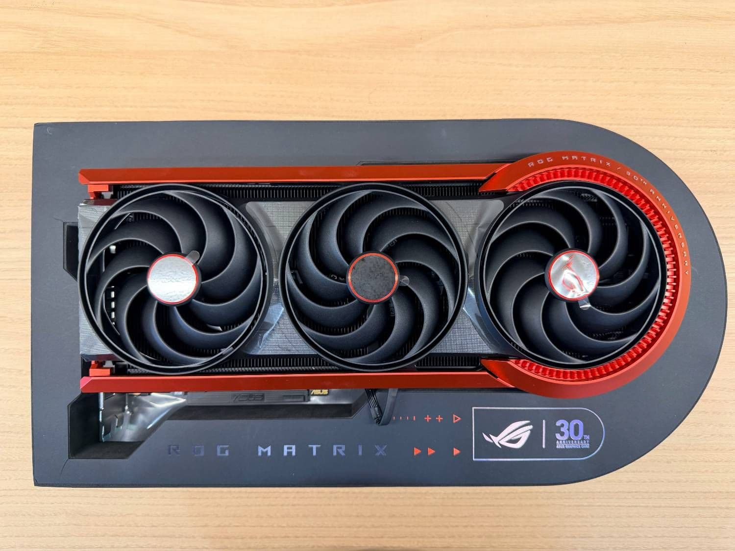 [開箱] ROG Matrix Platinum GeForce RTX 5090 圖片 11