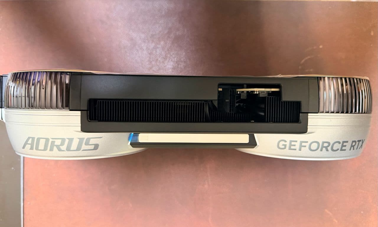 [開箱] 技嘉AORUS RTX 5090 Infinity 圖片 7